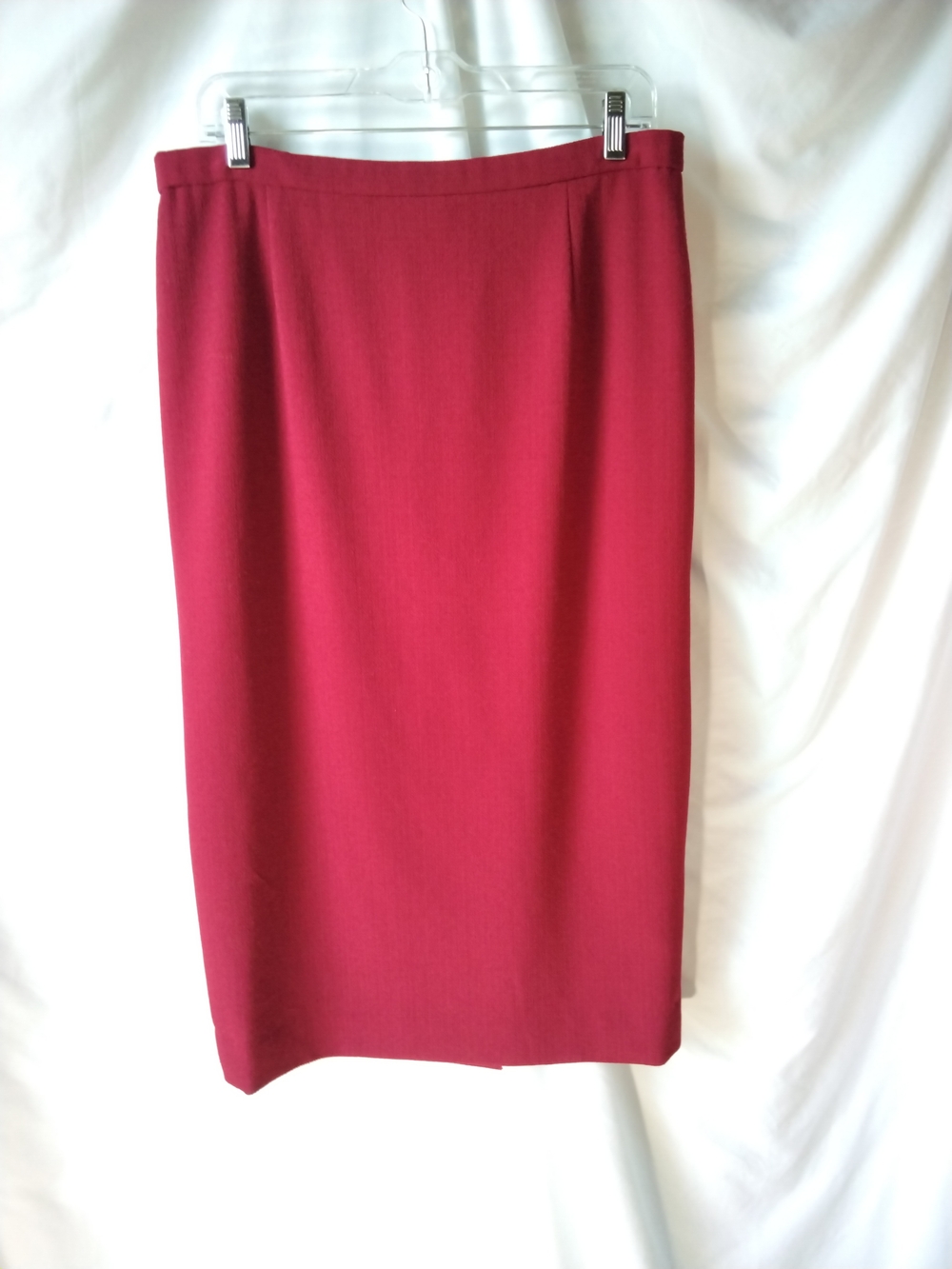 Women’s Red Pencil Skirt - Sleek Professional Silhouette